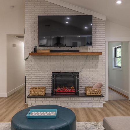 Mid-Century Modern Impeccable Remodel With Hot Tub Villa Asheville Ngoại thất bức ảnh