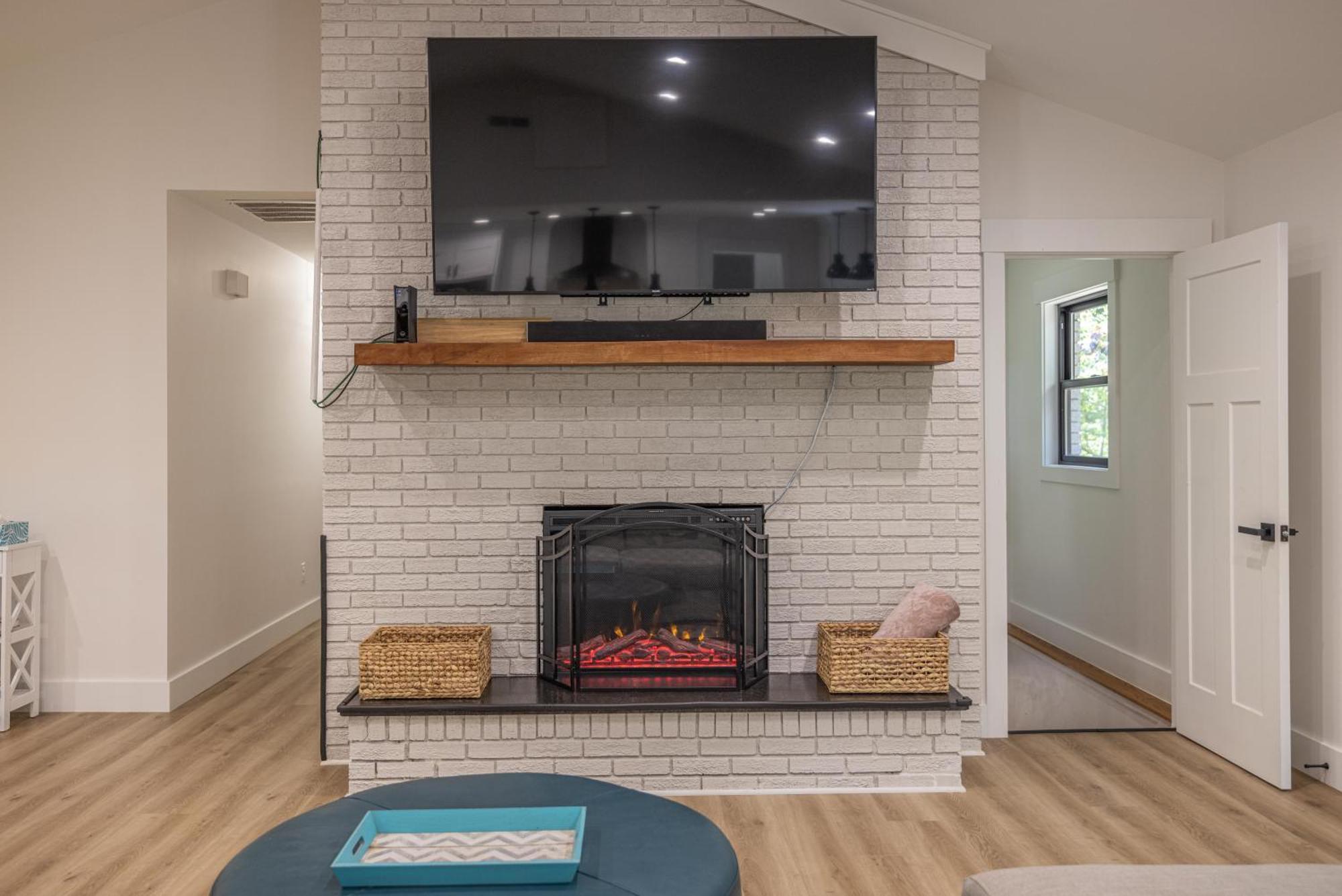 Mid-Century Modern Impeccable Remodel With Hot Tub Villa Asheville Ngoại thất bức ảnh