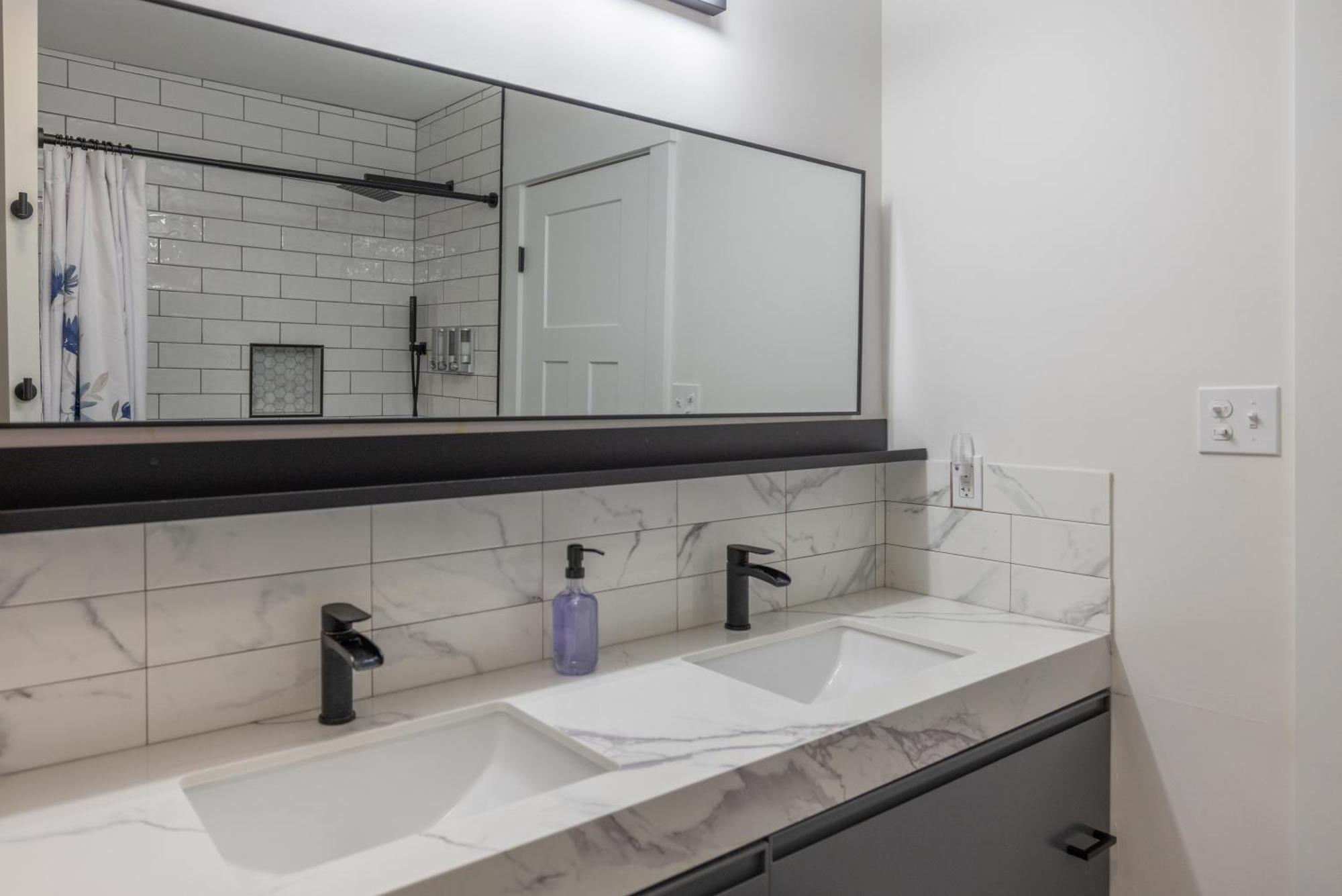 Mid-Century Modern Impeccable Remodel With Hot Tub Villa Asheville Ngoại thất bức ảnh